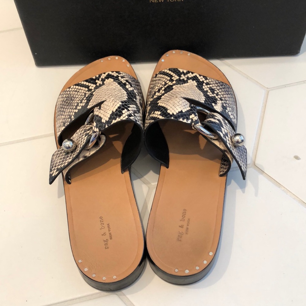 Sandals - Picture 3 of 6